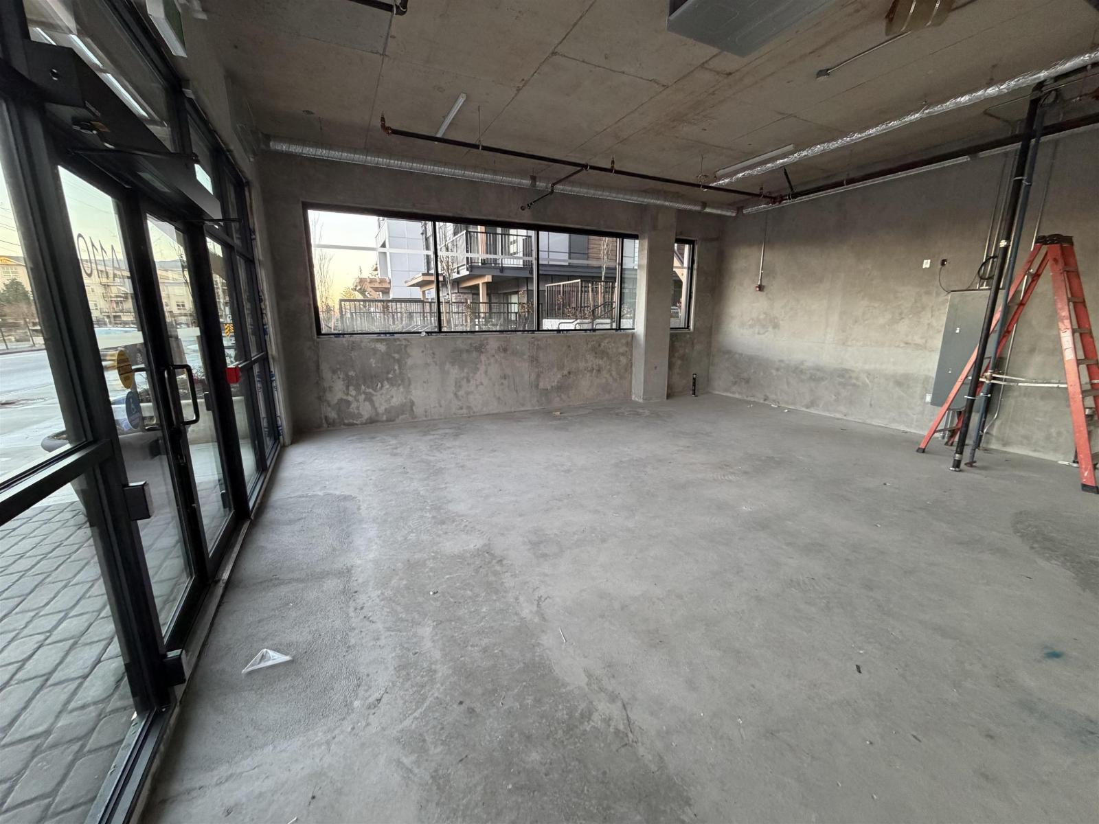 Retail in Langley - Image 10