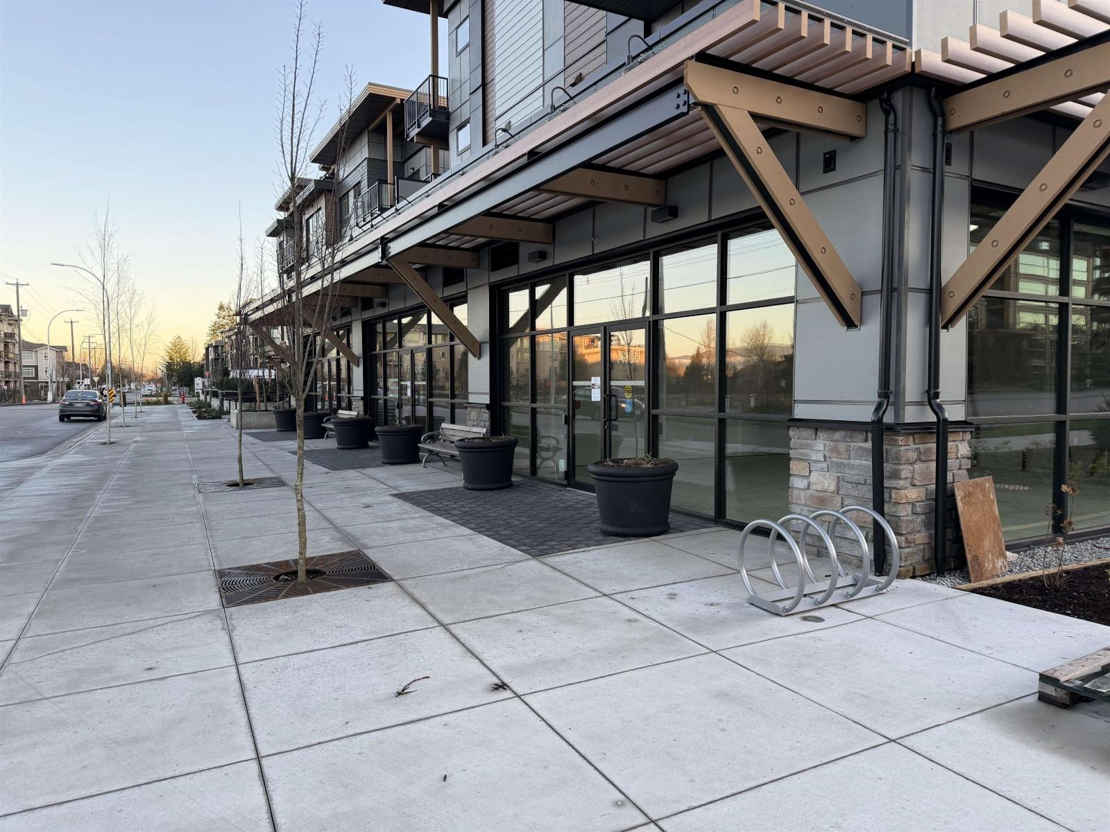 Retail in Langley - Image 8