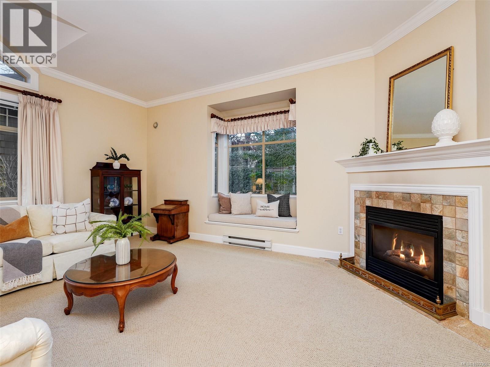 2 2573 Kilgary Place, Saanich