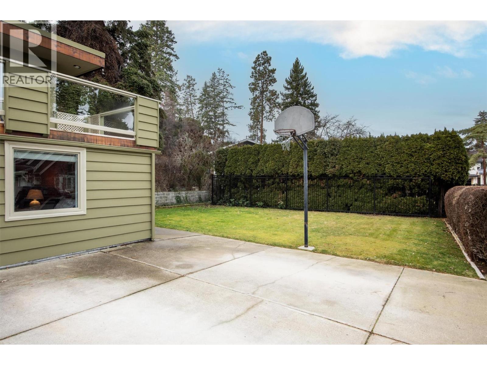  391 Braeloch Road, Kelowna