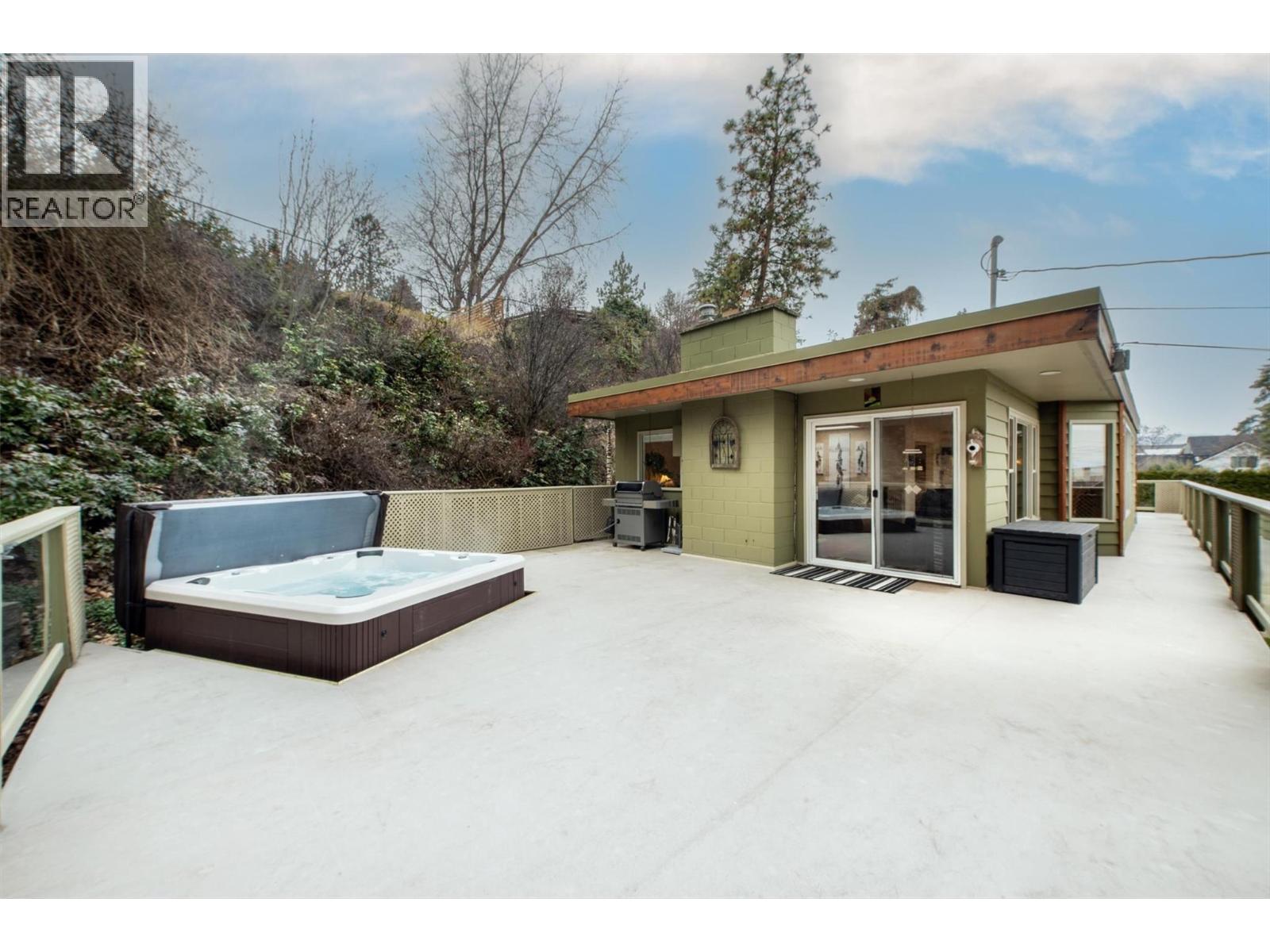  391 Braeloch Road, Kelowna