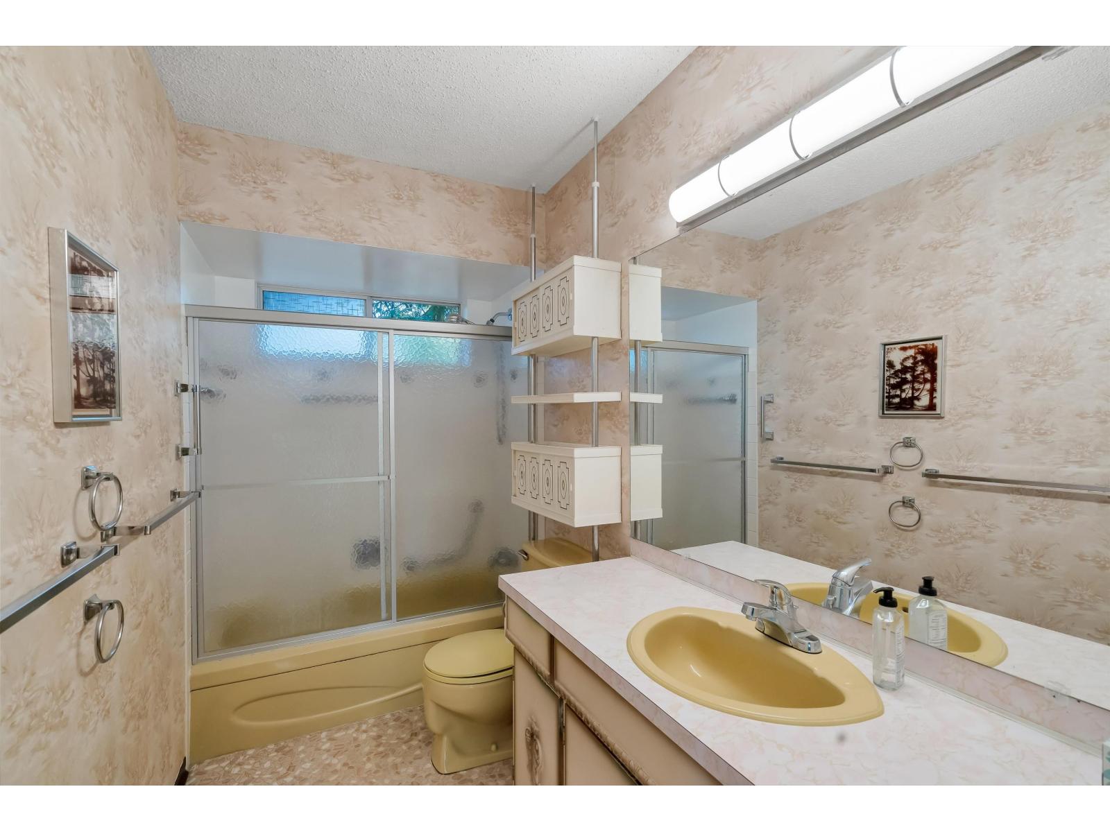 11138 84B Avenue, Delta