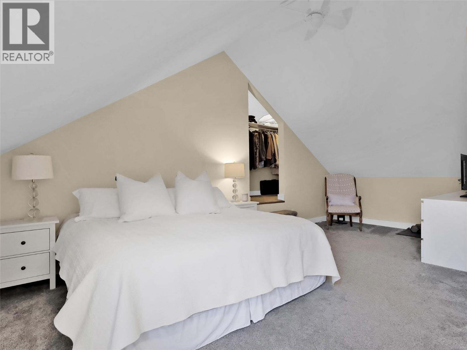 9801/9809 Gould Avenue, Summerland