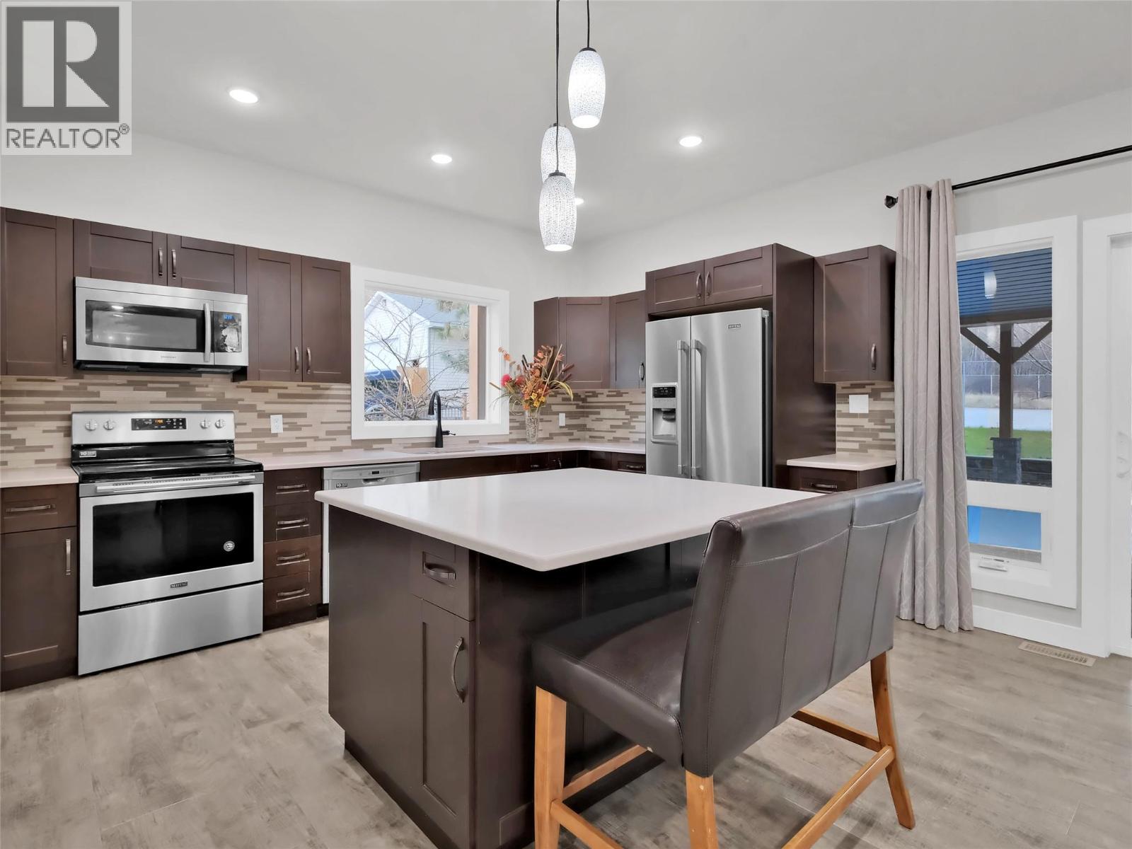 9801/9809 Gould Avenue, Summerland