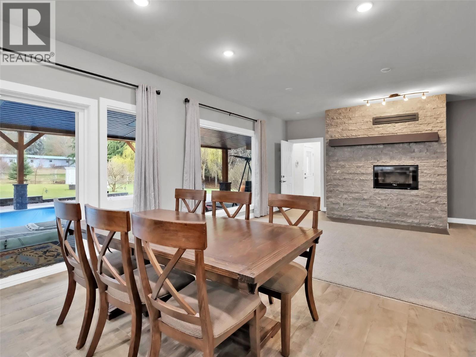 9801/9809 Gould Avenue, Summerland