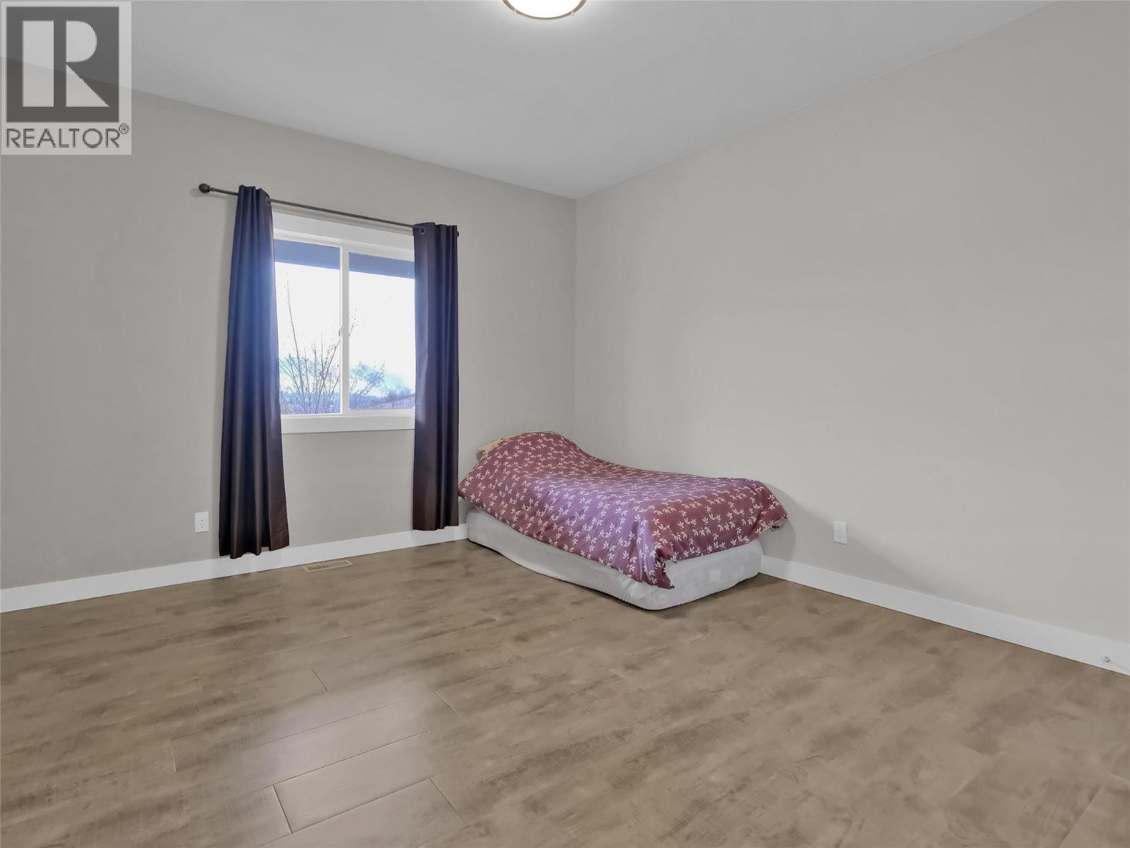 9801/9809 Gould Avenue, Summerland