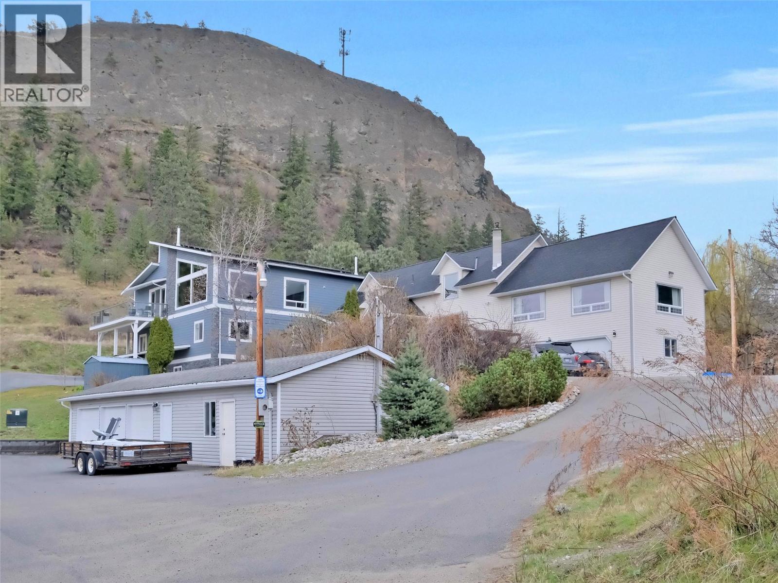 9801/9809 Gould Avenue, Summerland