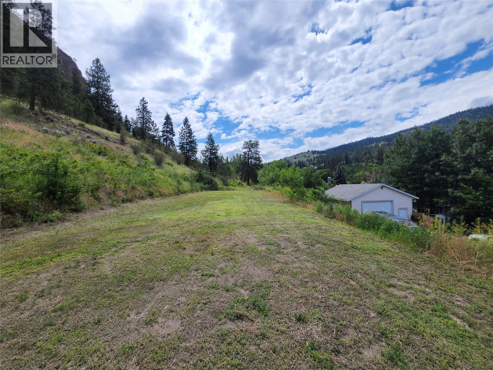 9801/9809 Gould Avenue, Summerland