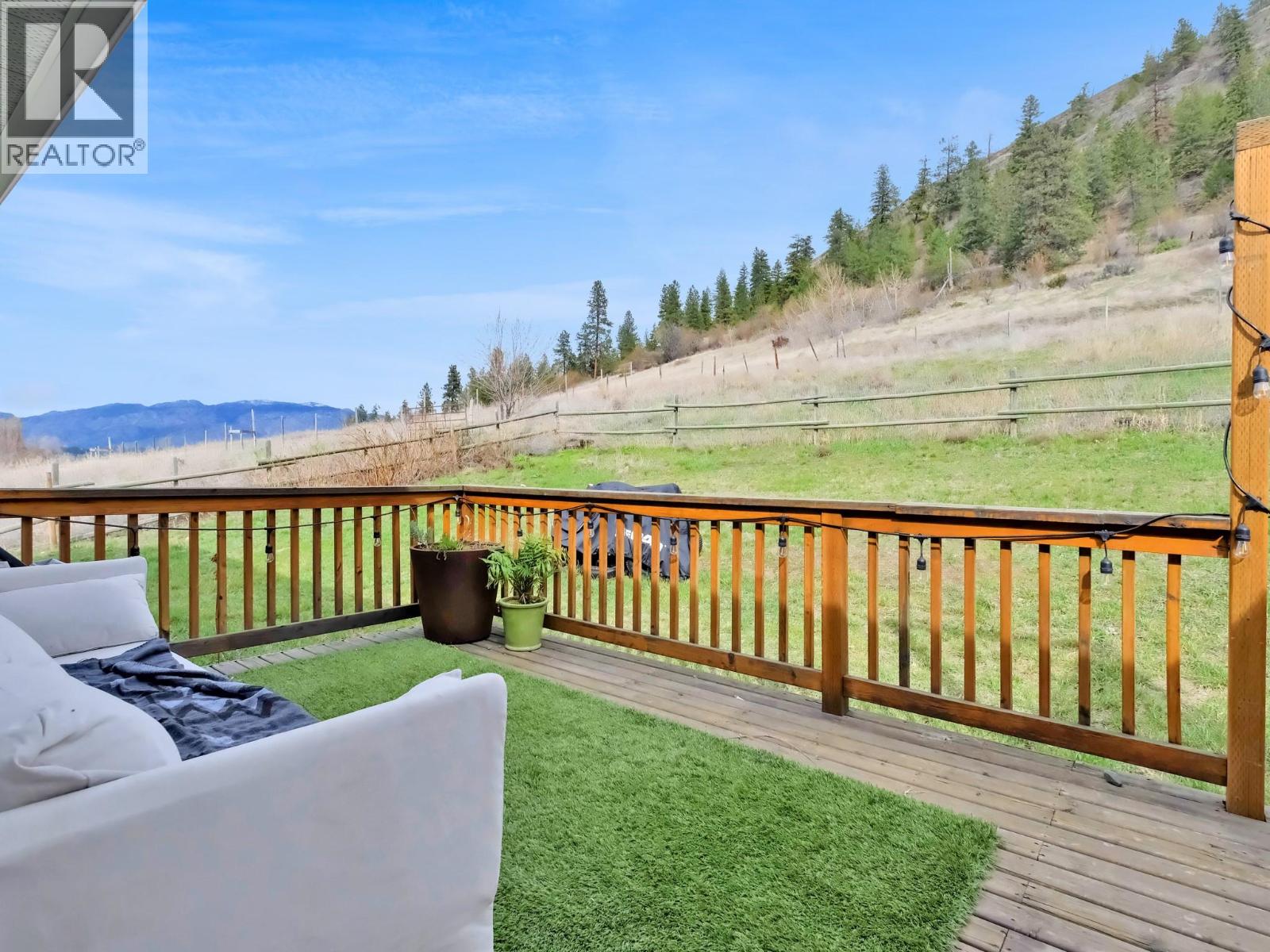 9801/9809 Gould Avenue, Summerland