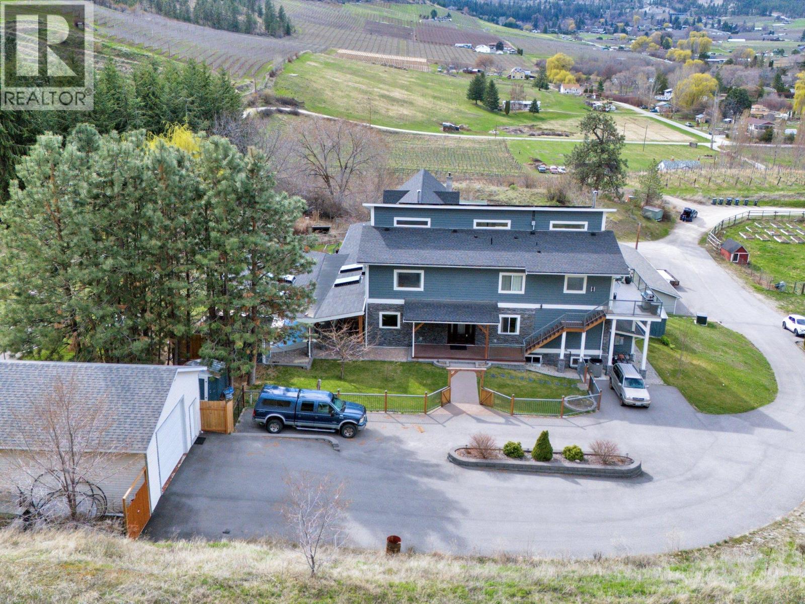 9801/9809 Gould Avenue, Summerland