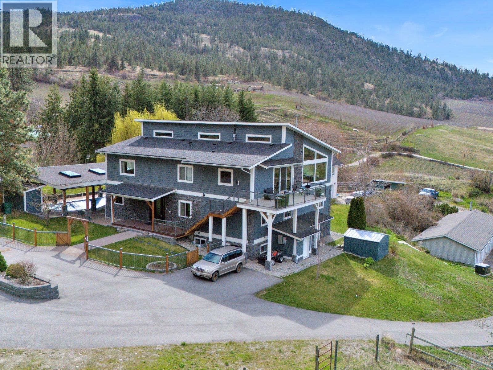 9801/9809 Gould Avenue, Summerland