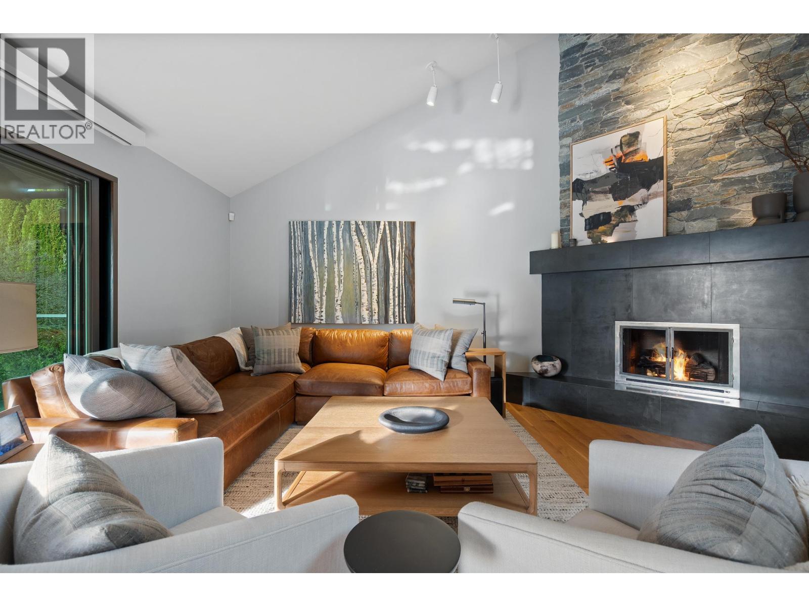 5361 BROOKSIDE AVENUE, West Vancouver