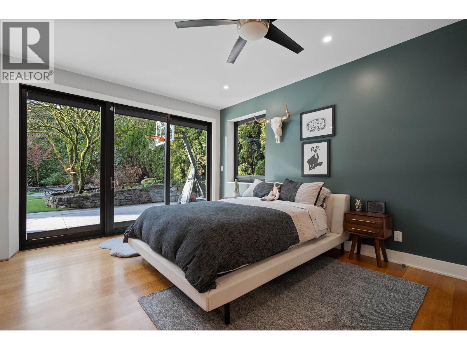 5361 BROOKSIDE AVENUE, West Vancouver