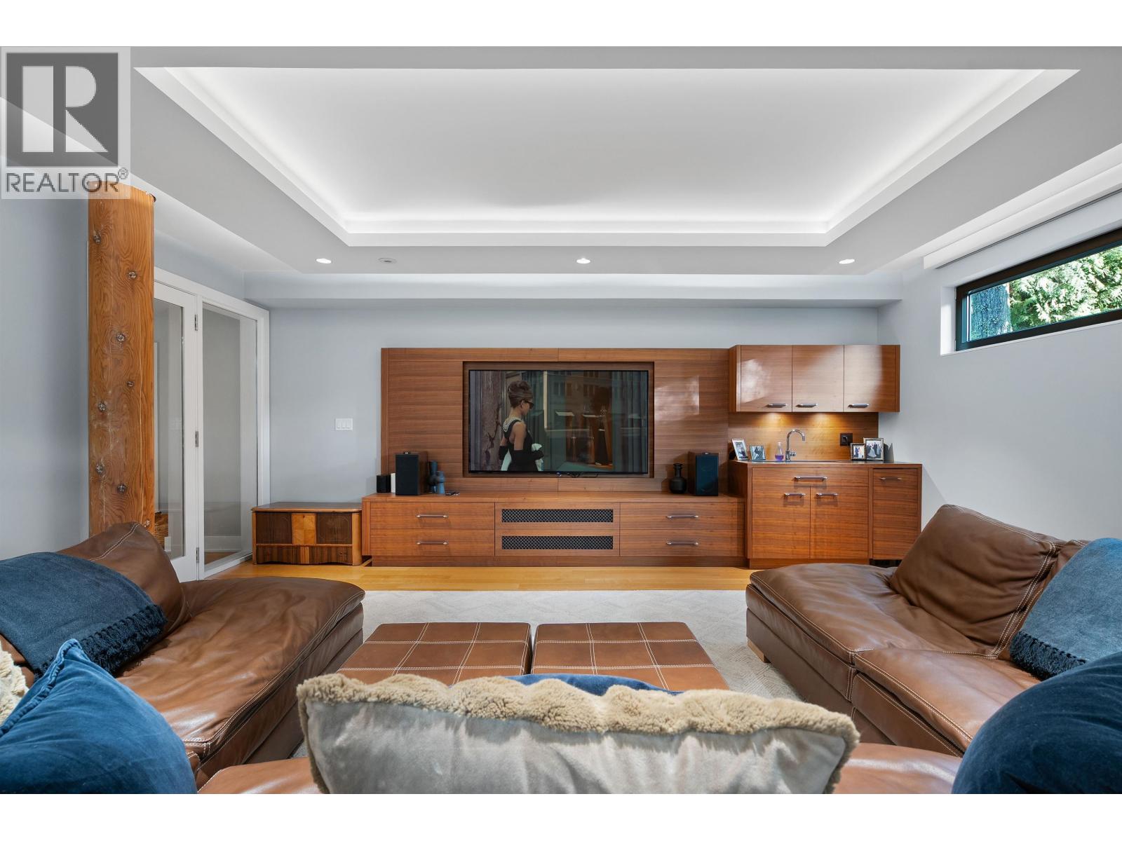 5361 BROOKSIDE AVENUE, West Vancouver