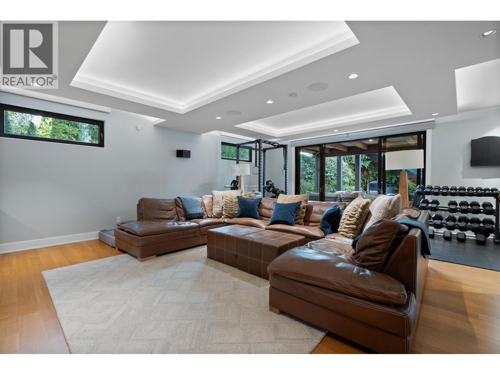 5361 BROOKSIDE AVENUE, West Vancouver