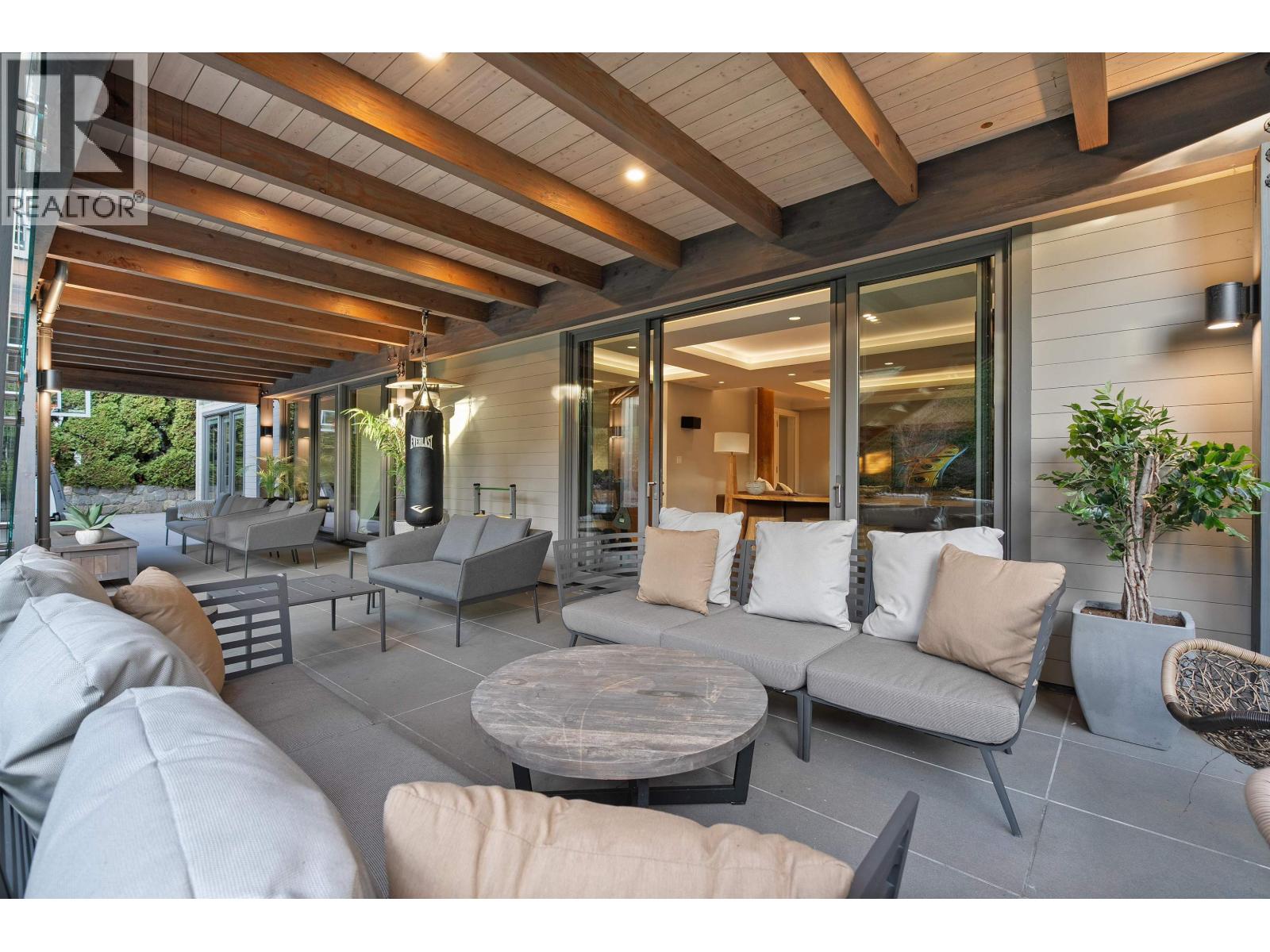 5361 BROOKSIDE AVENUE, West Vancouver