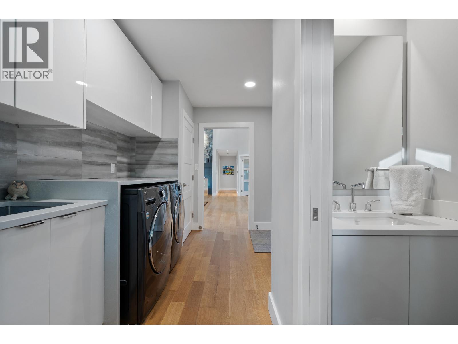 5361 BROOKSIDE AVENUE, West Vancouver