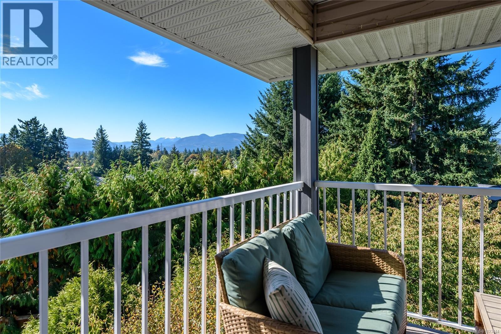 304 4685 Alderwood Pl, Courtenay