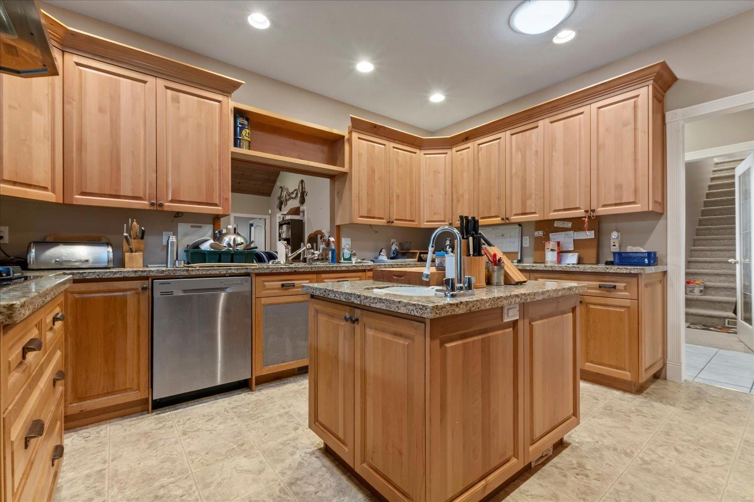 53813 CHEAM RIDGE DRIVE, Popkum, Rosedale