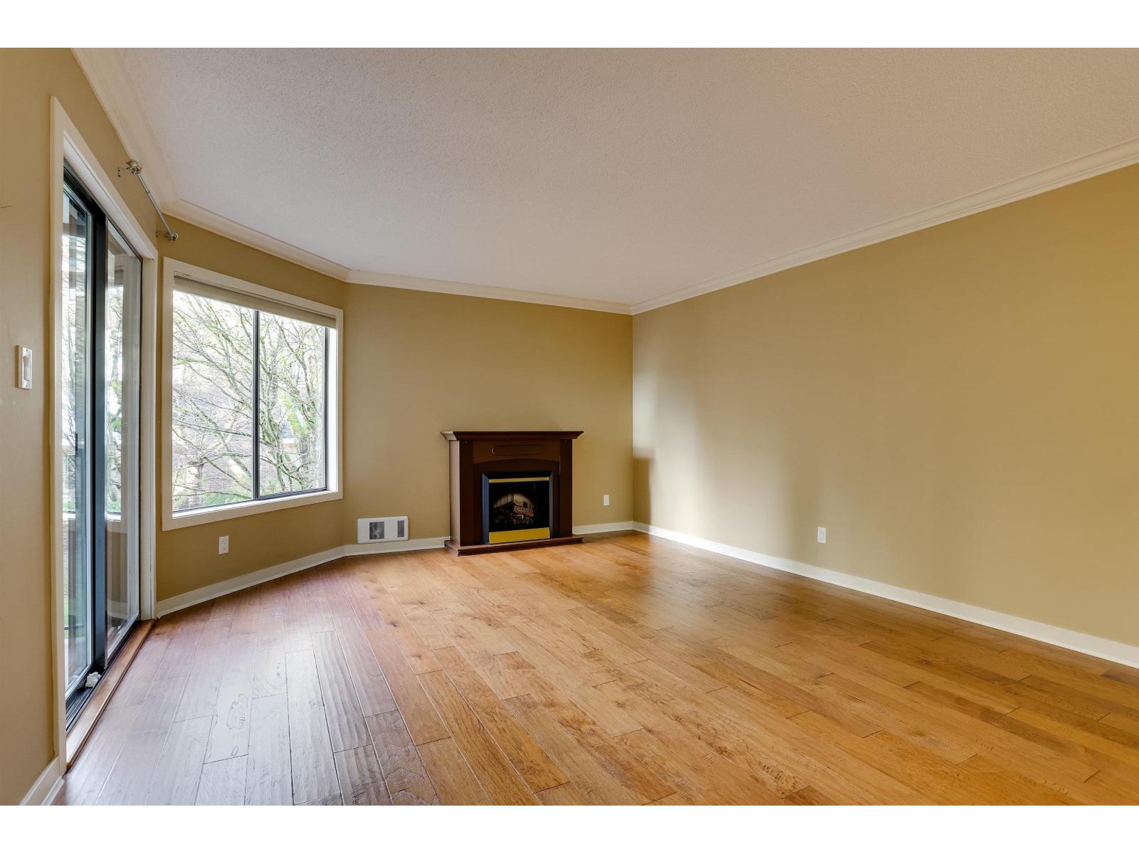 208 1521 BLACKWOOD STREET, White Rock