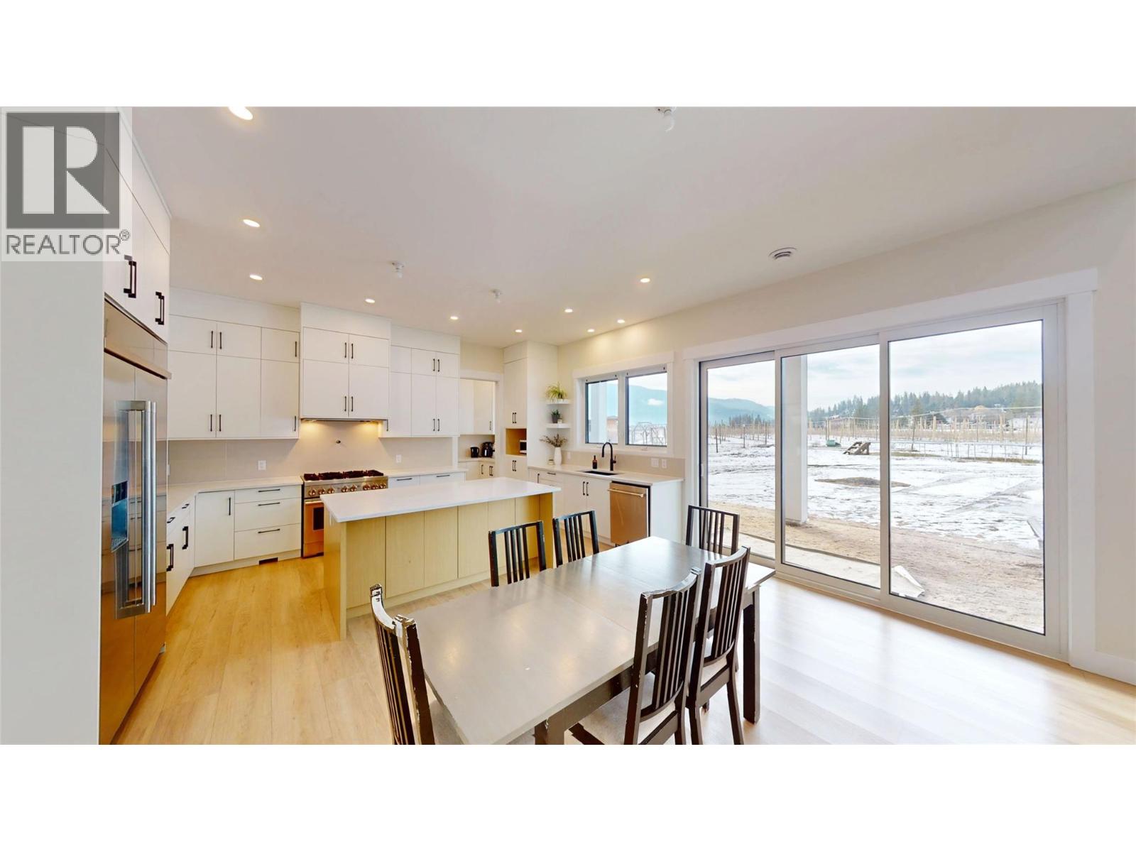 8077 Donaldson Drive - 7