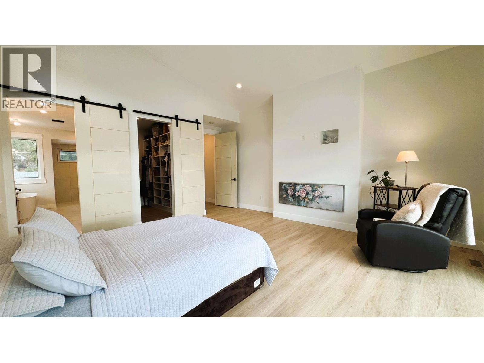 8077 Donaldson Drive - 17