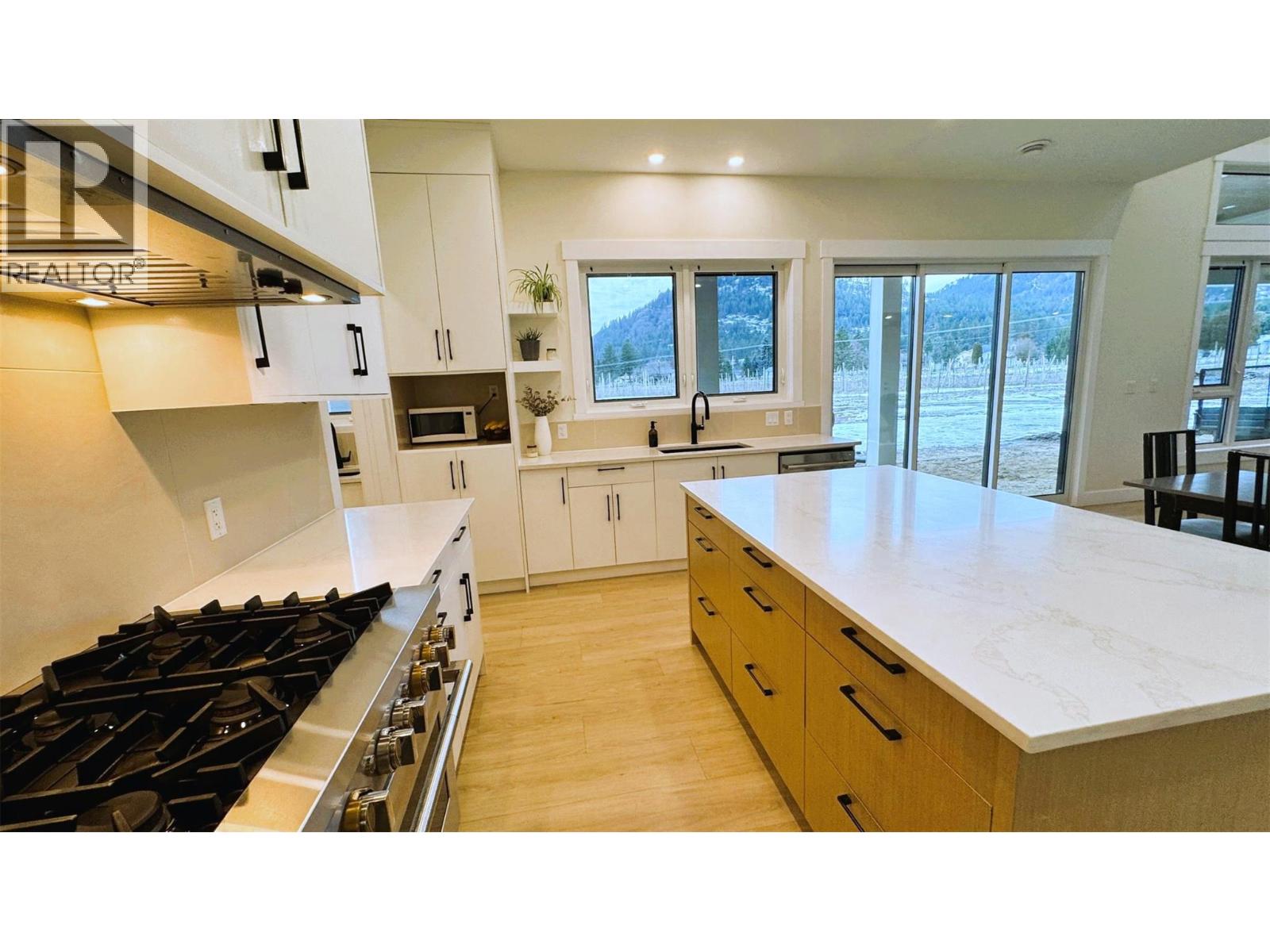 8077 Donaldson Drive - 11