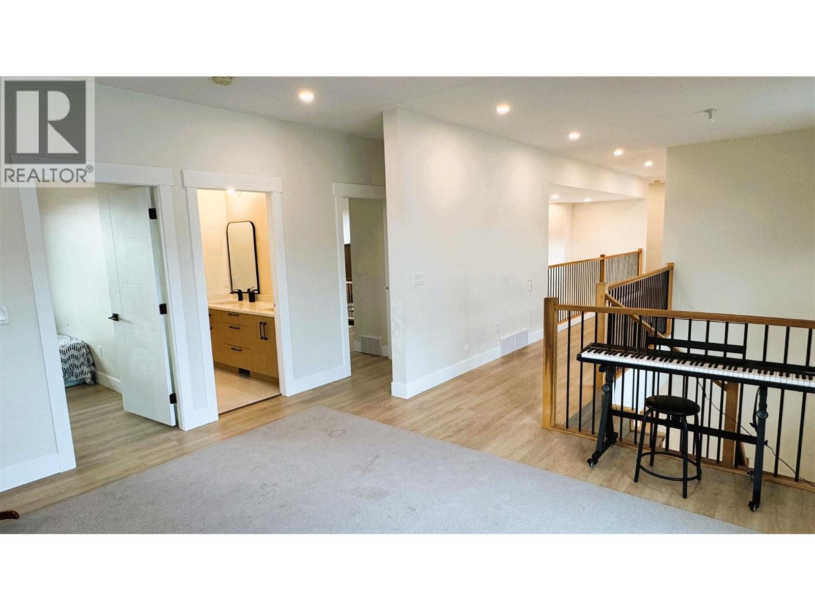8077 Donaldson Drive - 13