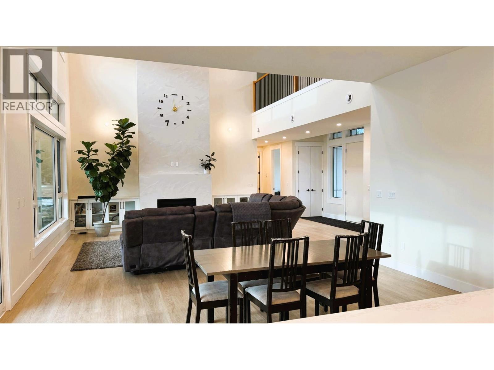 8077 Donaldson Drive - 6
