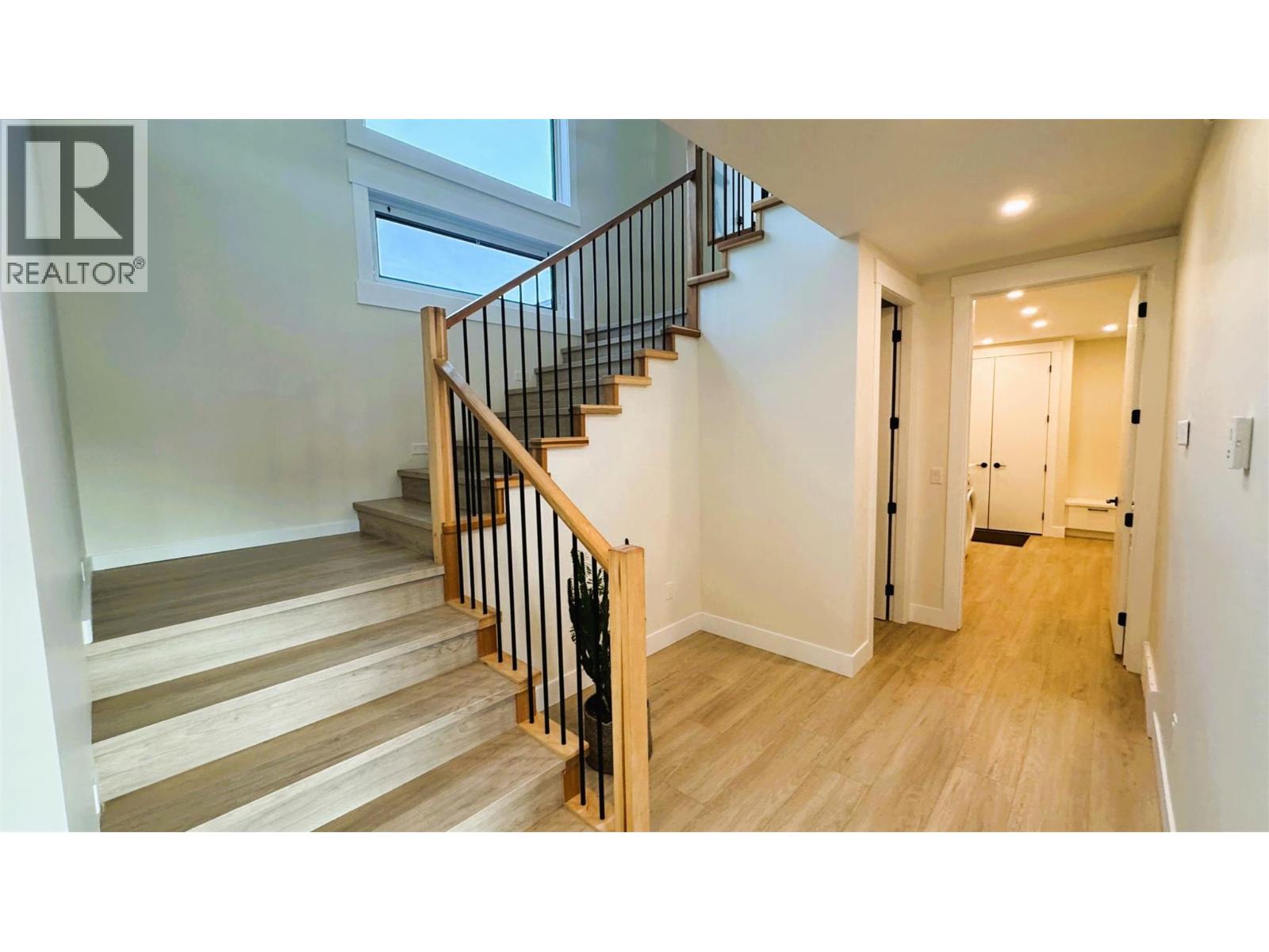 8077 Donaldson Drive - 12