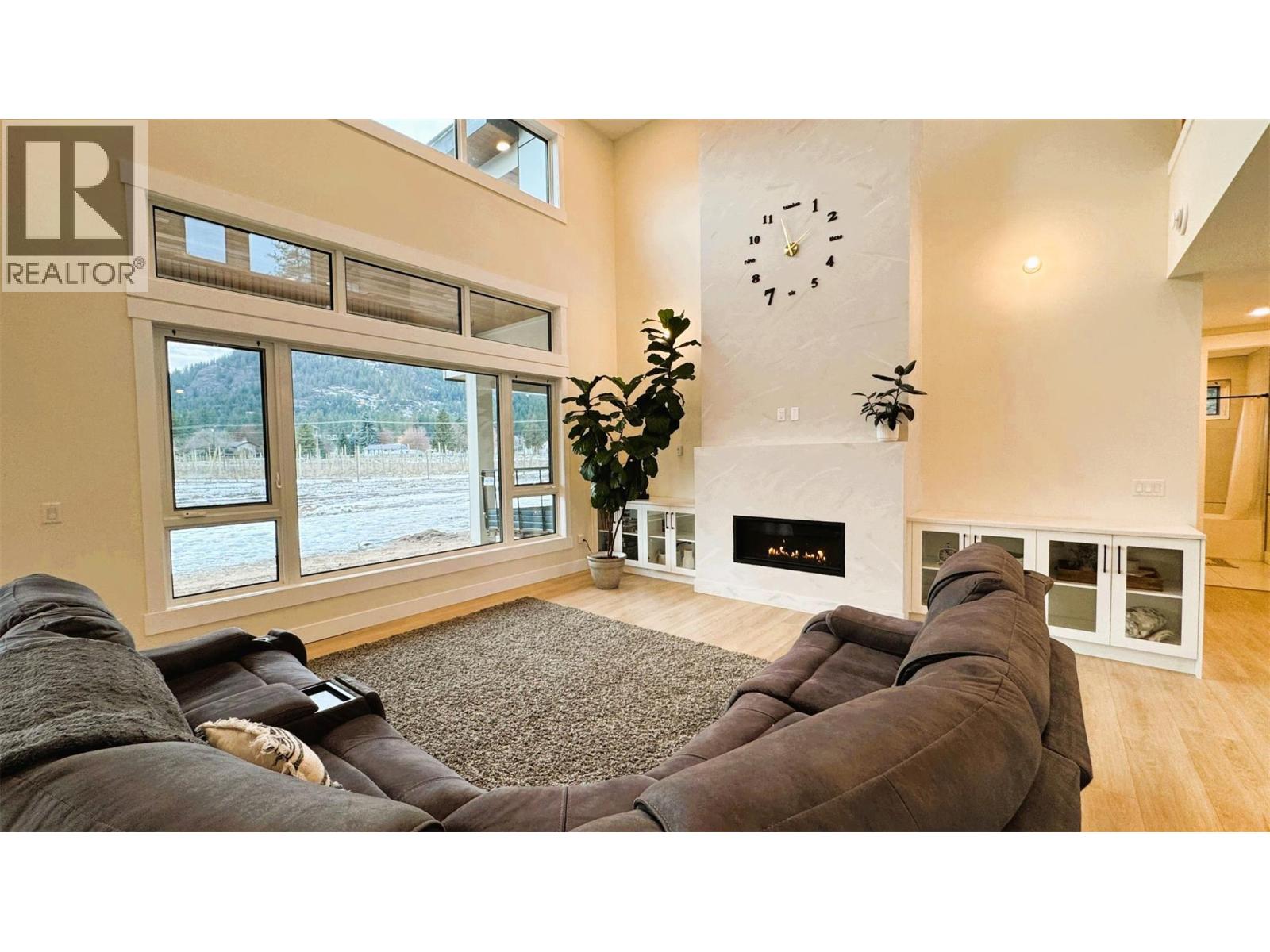8077 Donaldson Drive - 4