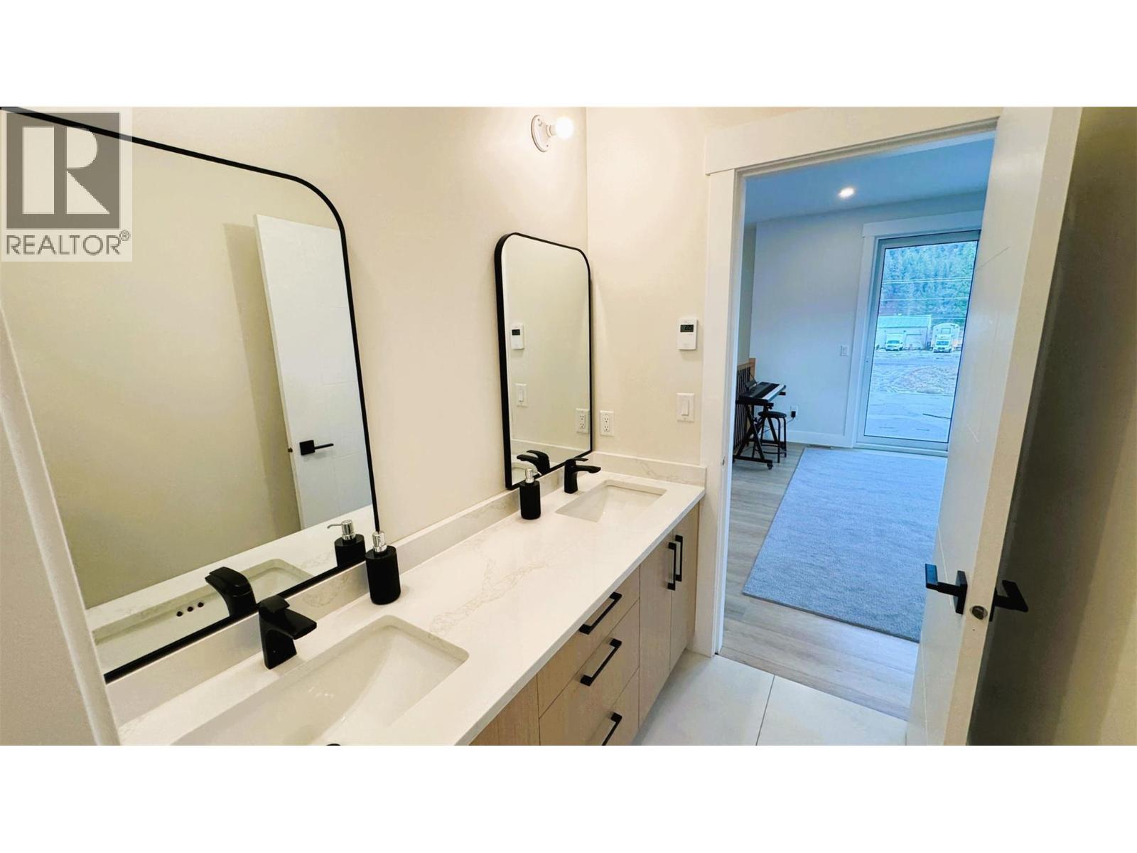 8077 Donaldson Drive - 30