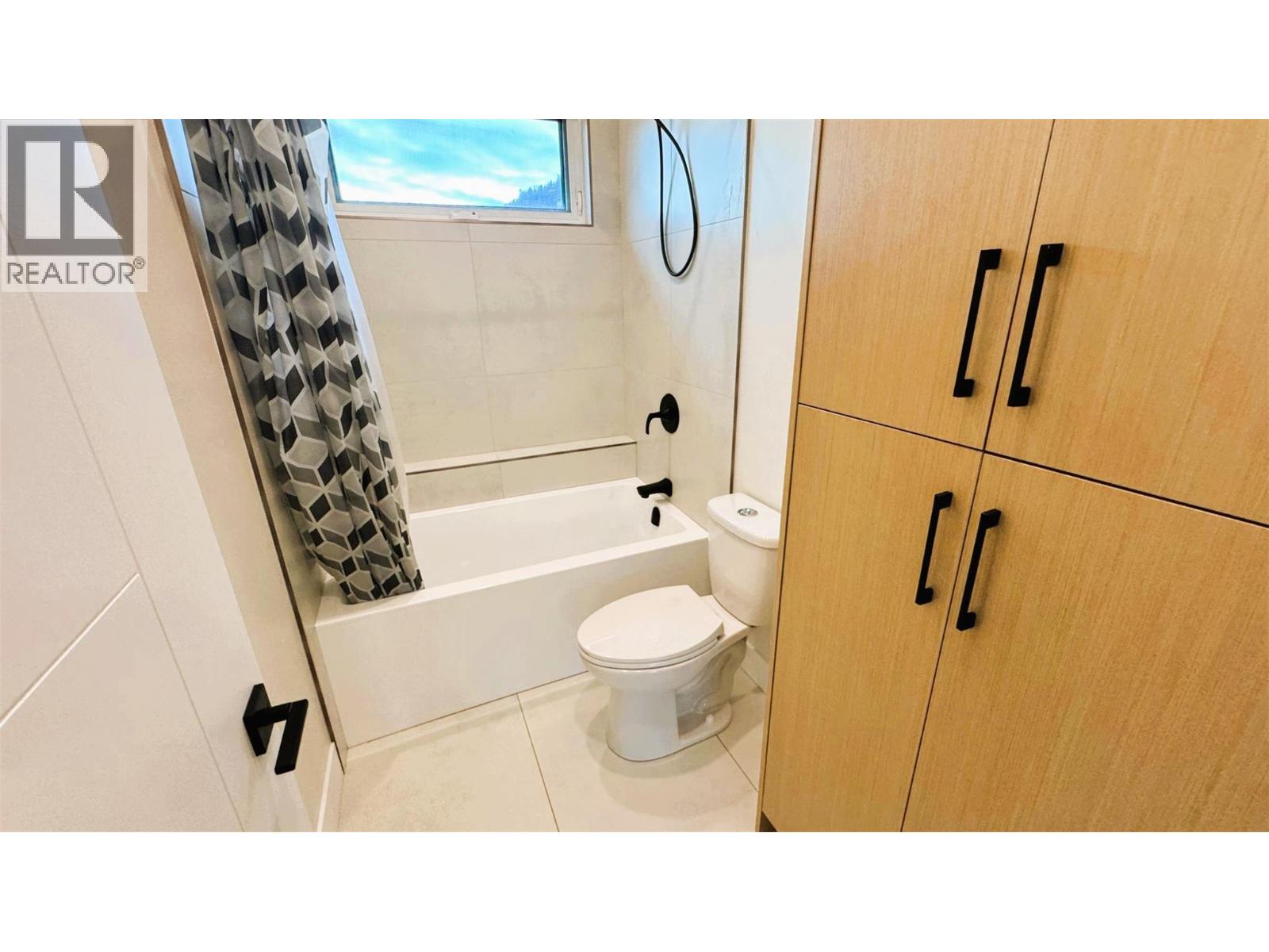 8077 DONALDSON DRIVE - 29