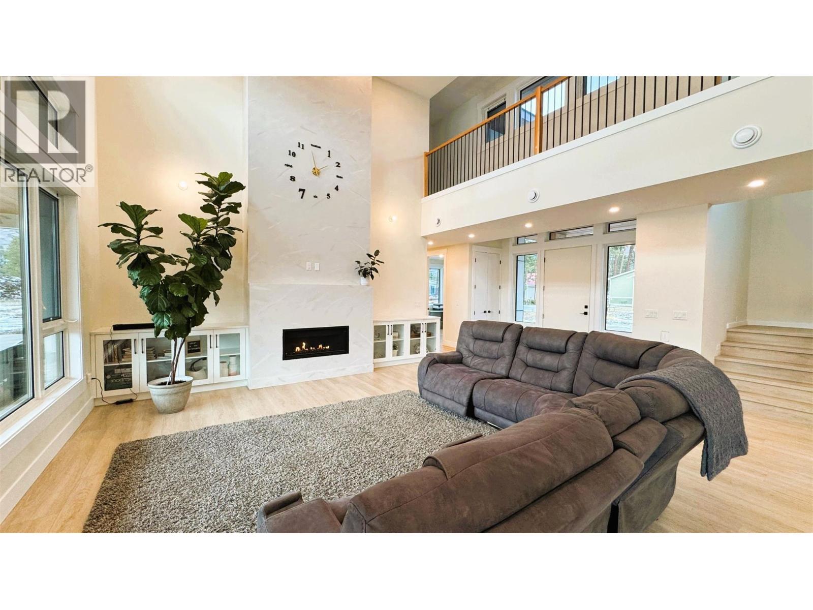 8077 Donaldson Drive - 5