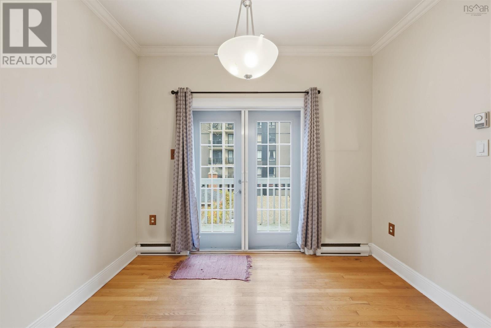 Property 20 of 32 of 5 1049 South Park Street