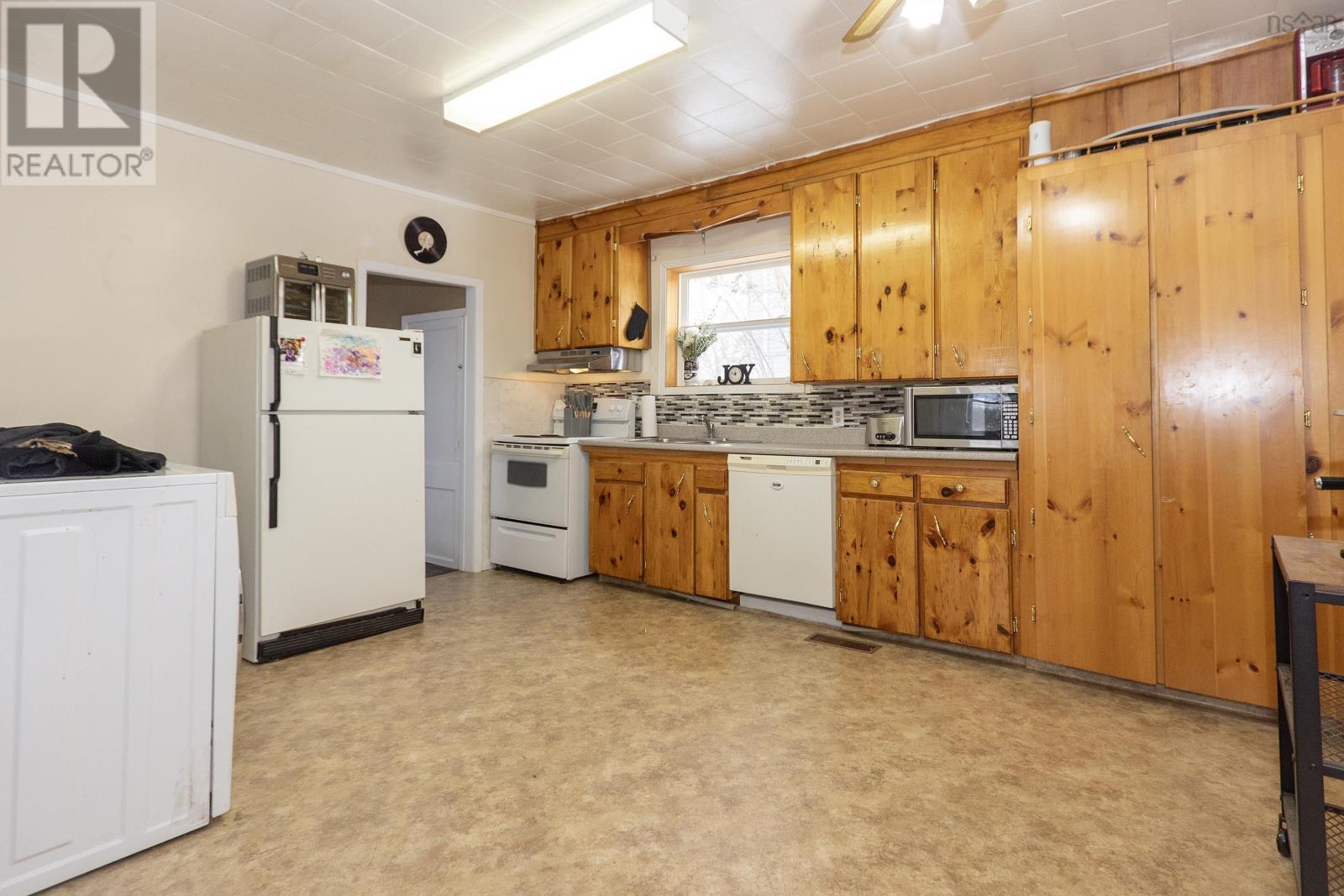 Property 10 of 39 of 55 Croft Street