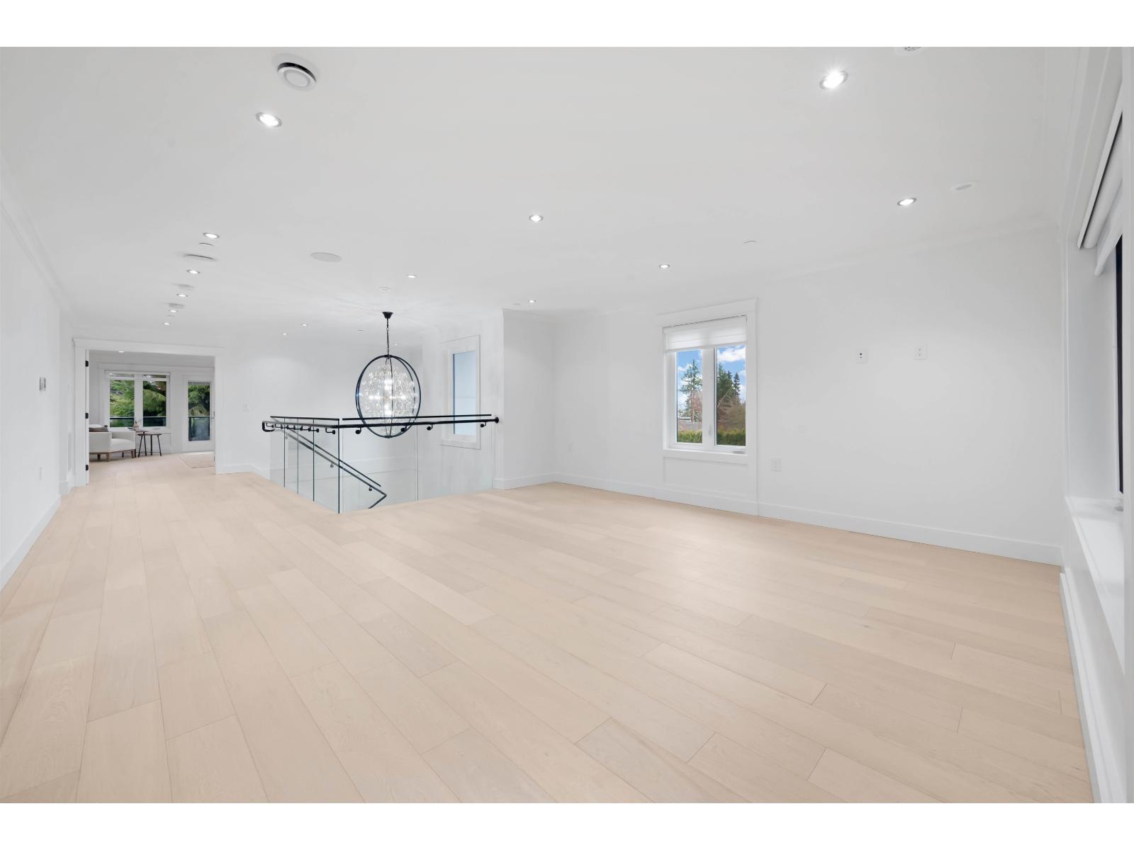 13915 BLACKBURN AVENUE, White Rock