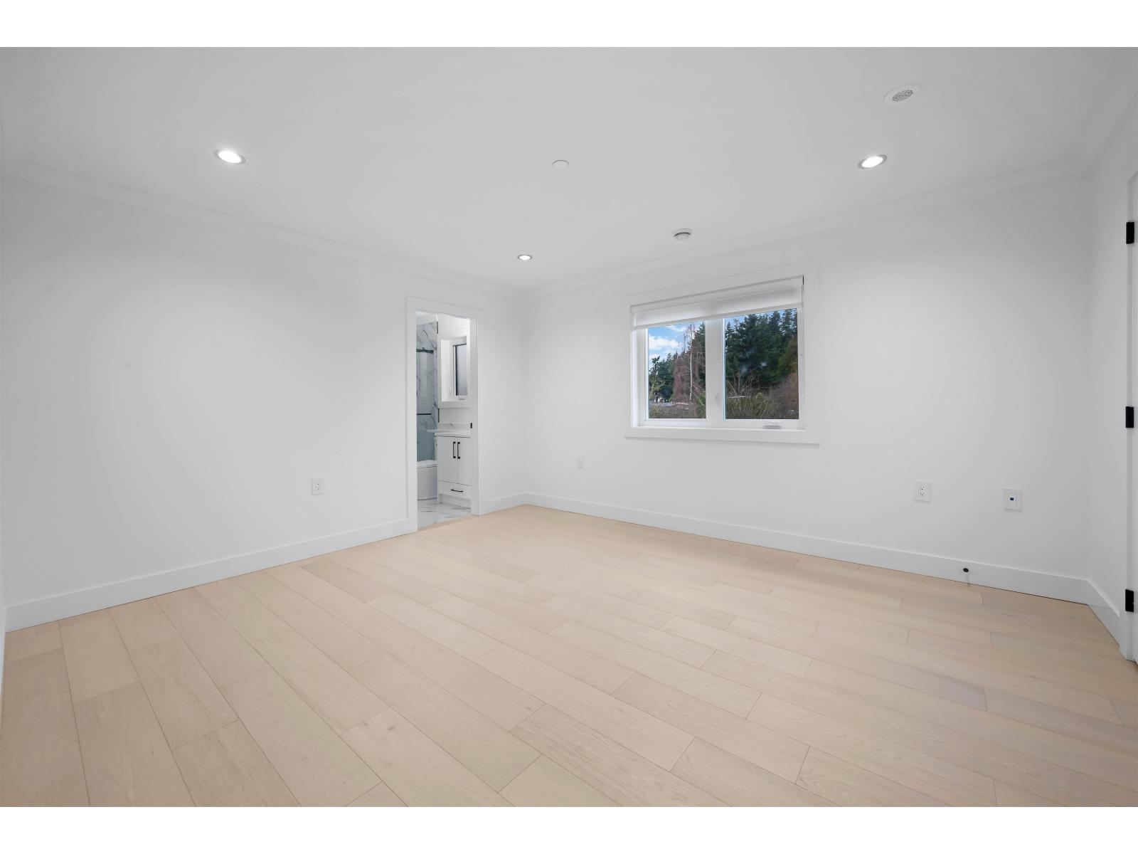 13915 BLACKBURN AVENUE, White Rock