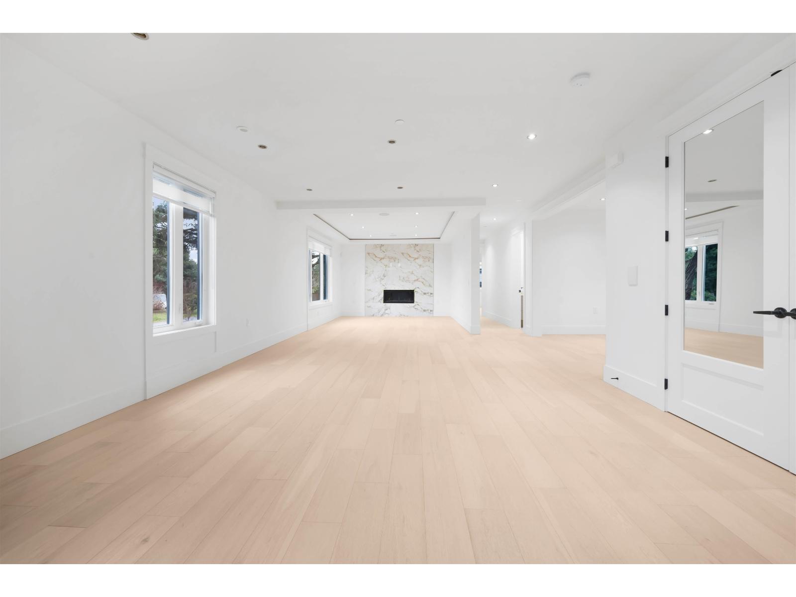 13915 BLACKBURN AVENUE, White Rock