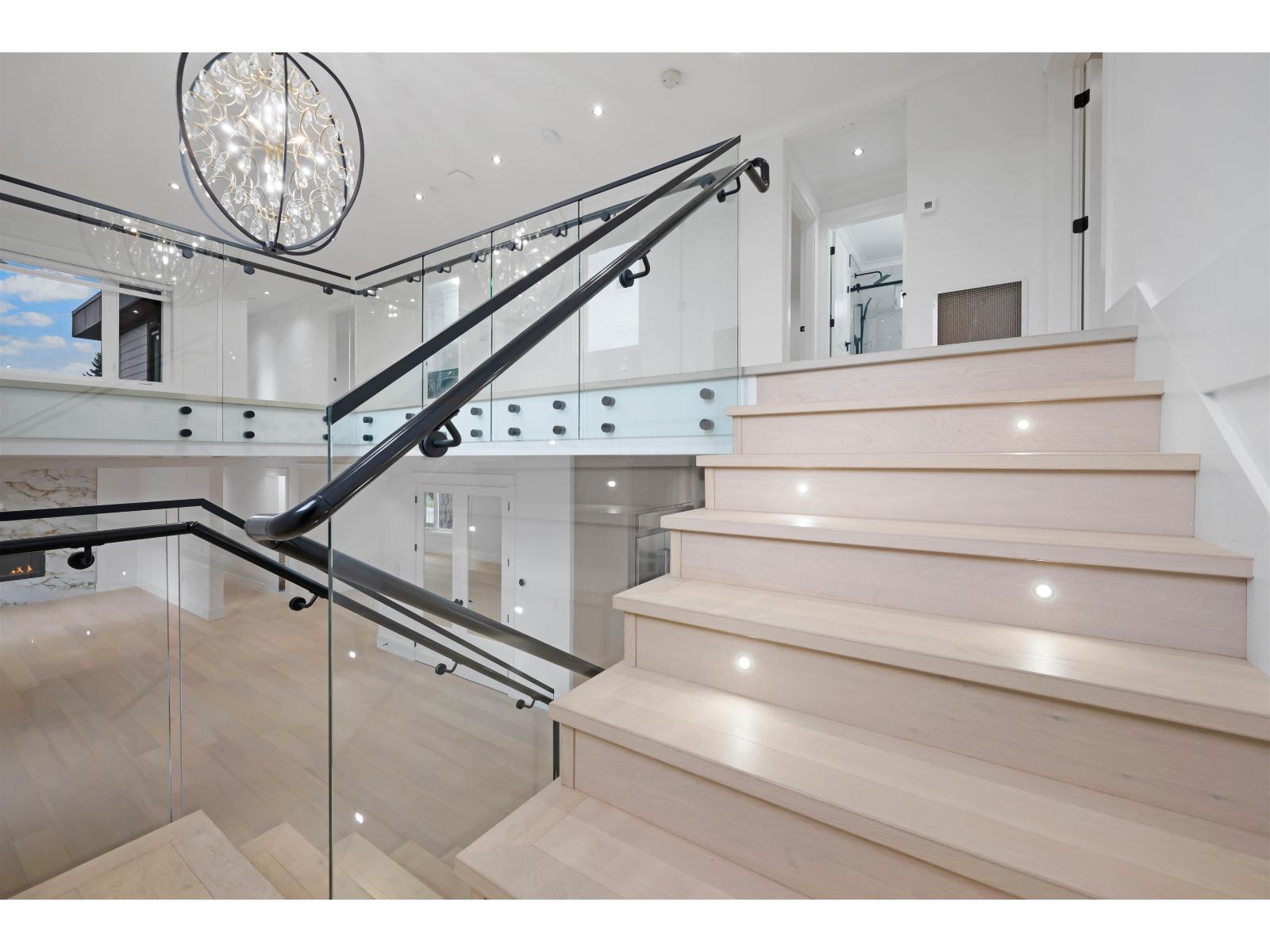 13915 BLACKBURN AVENUE, White Rock