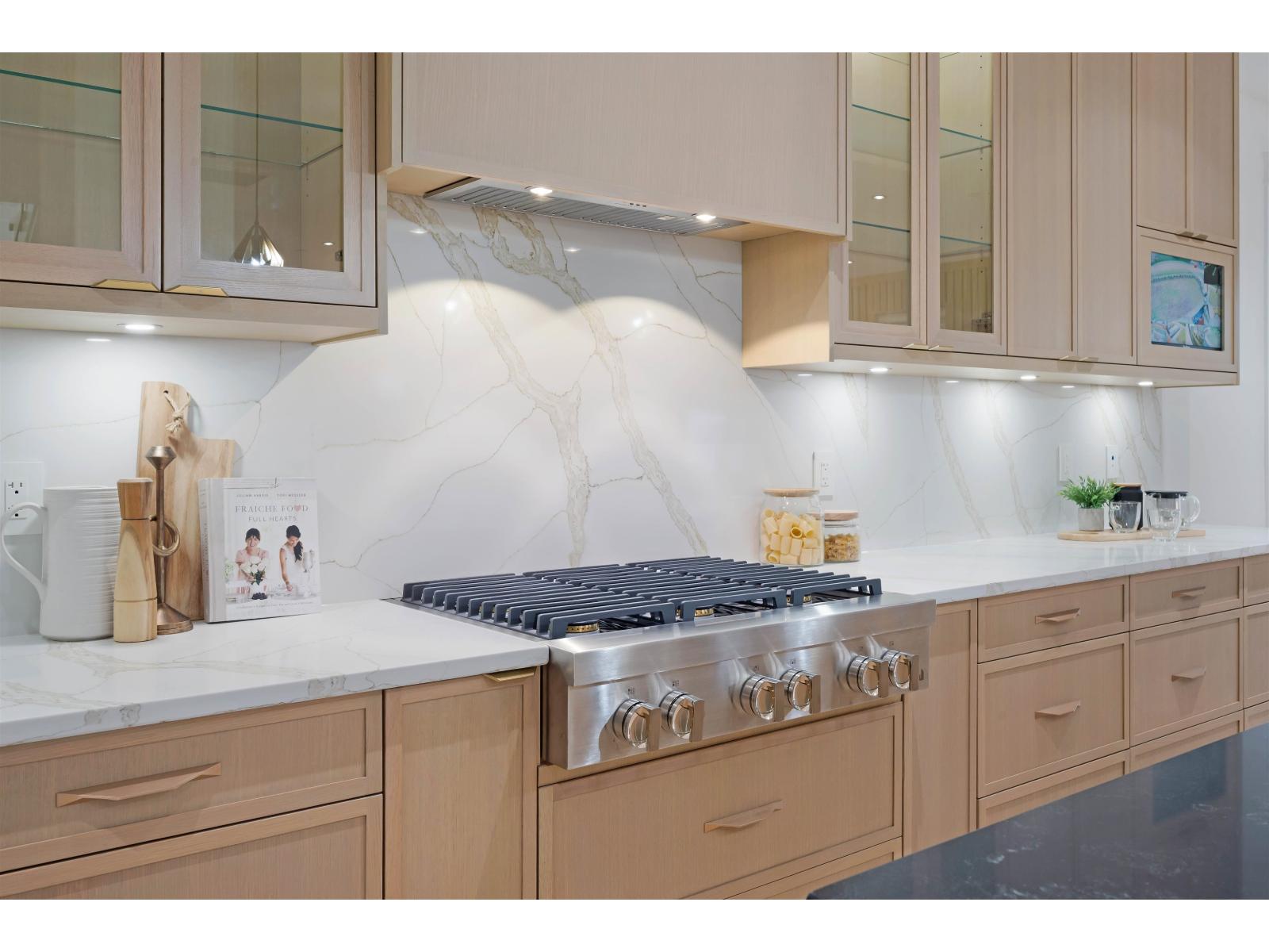 13915 BLACKBURN AVENUE, White Rock