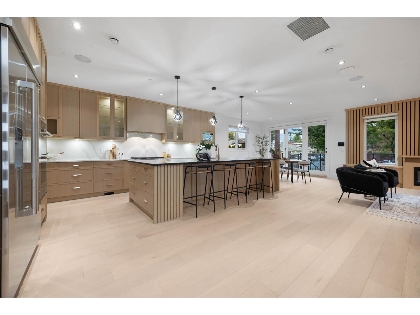 13915 BLACKBURN AVENUE, White Rock