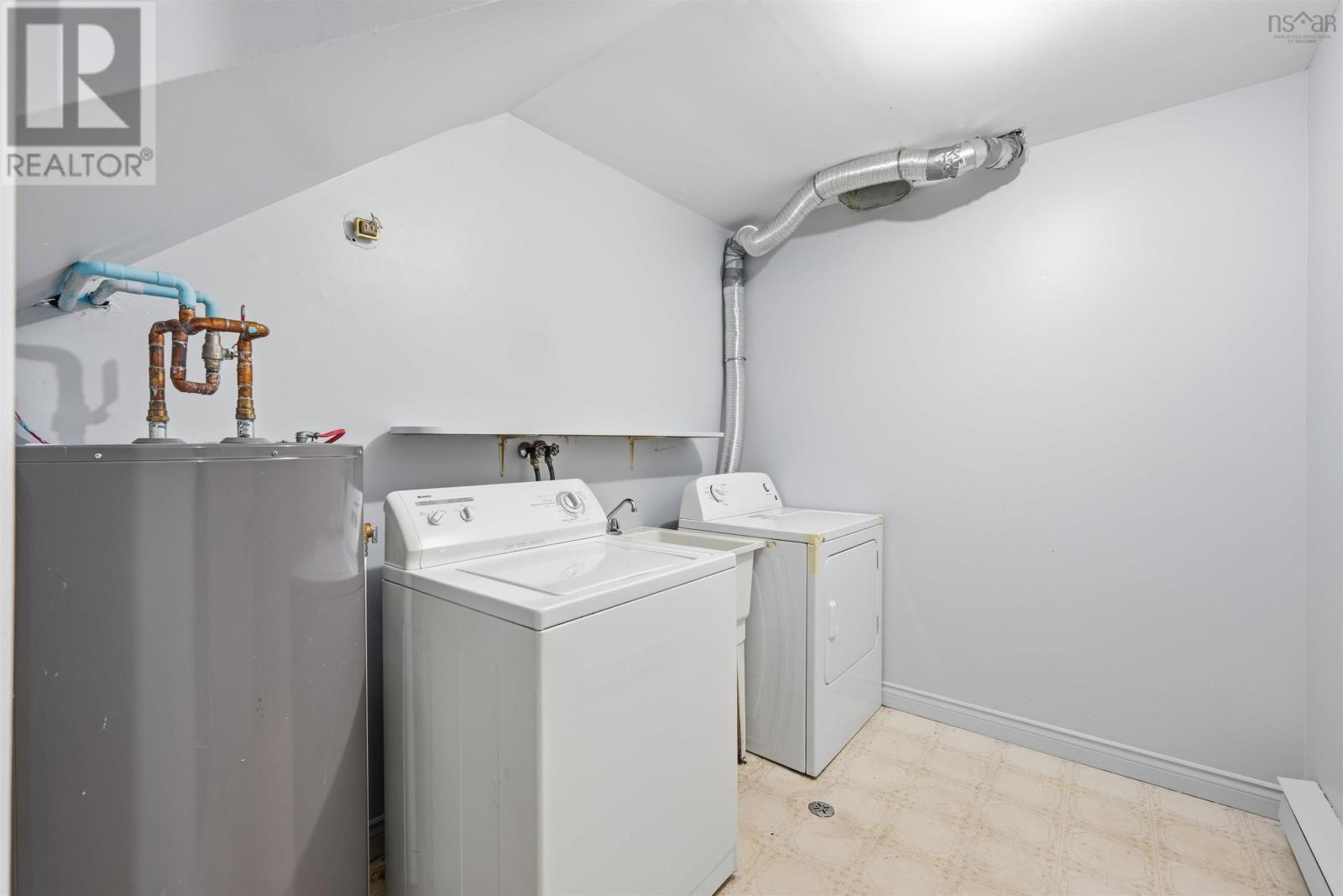 Property 31 of 40 of 46 Attenborough Court