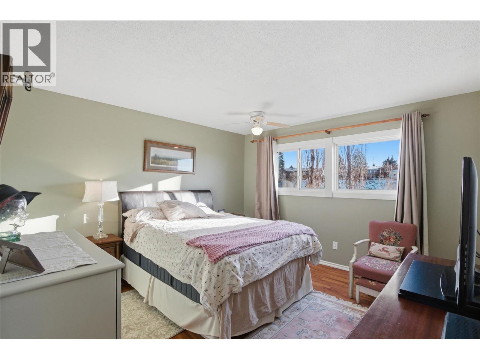 7 GARNET Avenue, Logan Lake