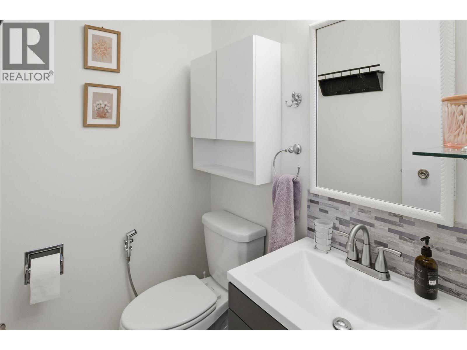 7 GARNET Avenue, Logan Lake