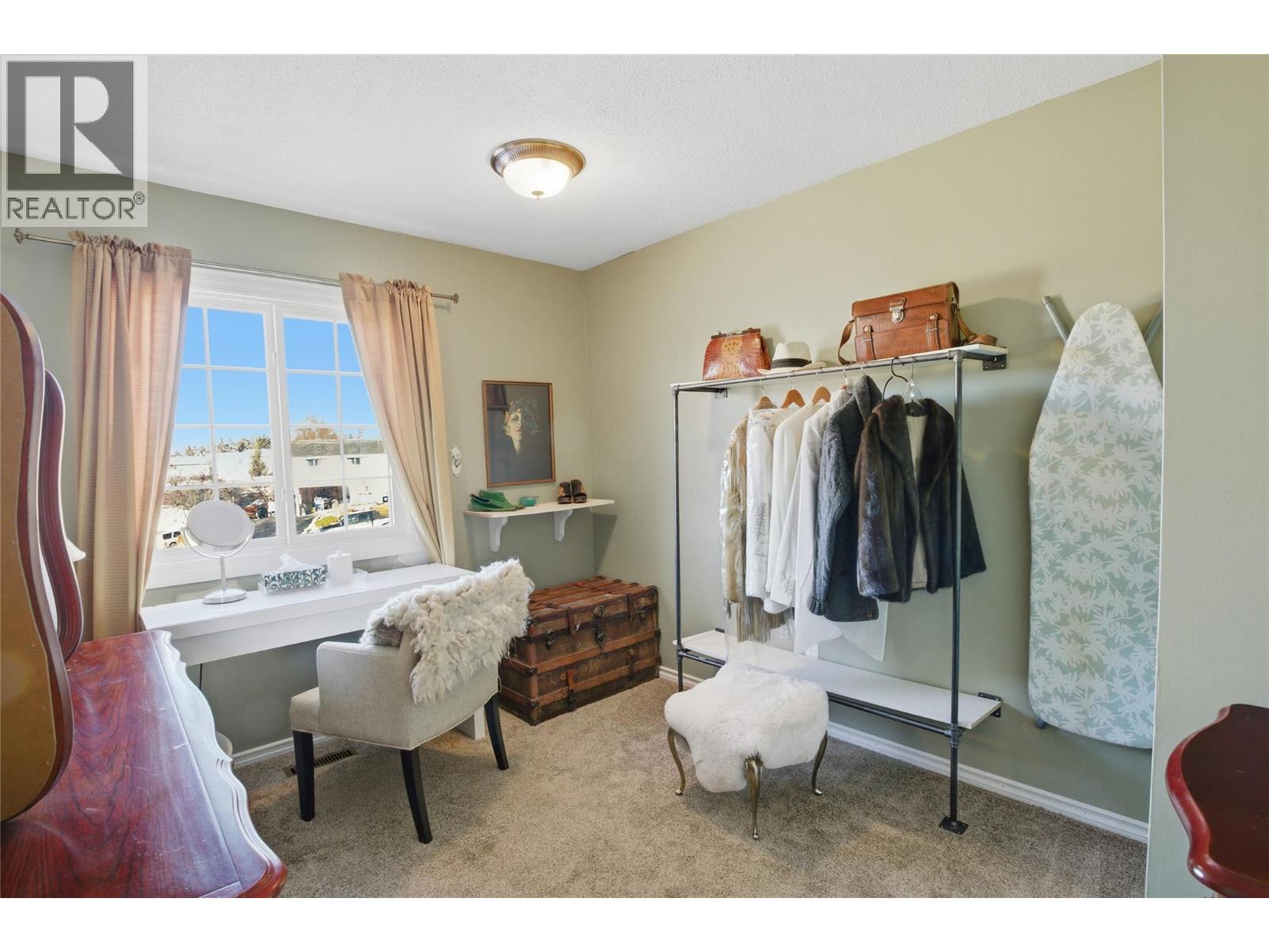 7 GARNET Avenue, Logan Lake