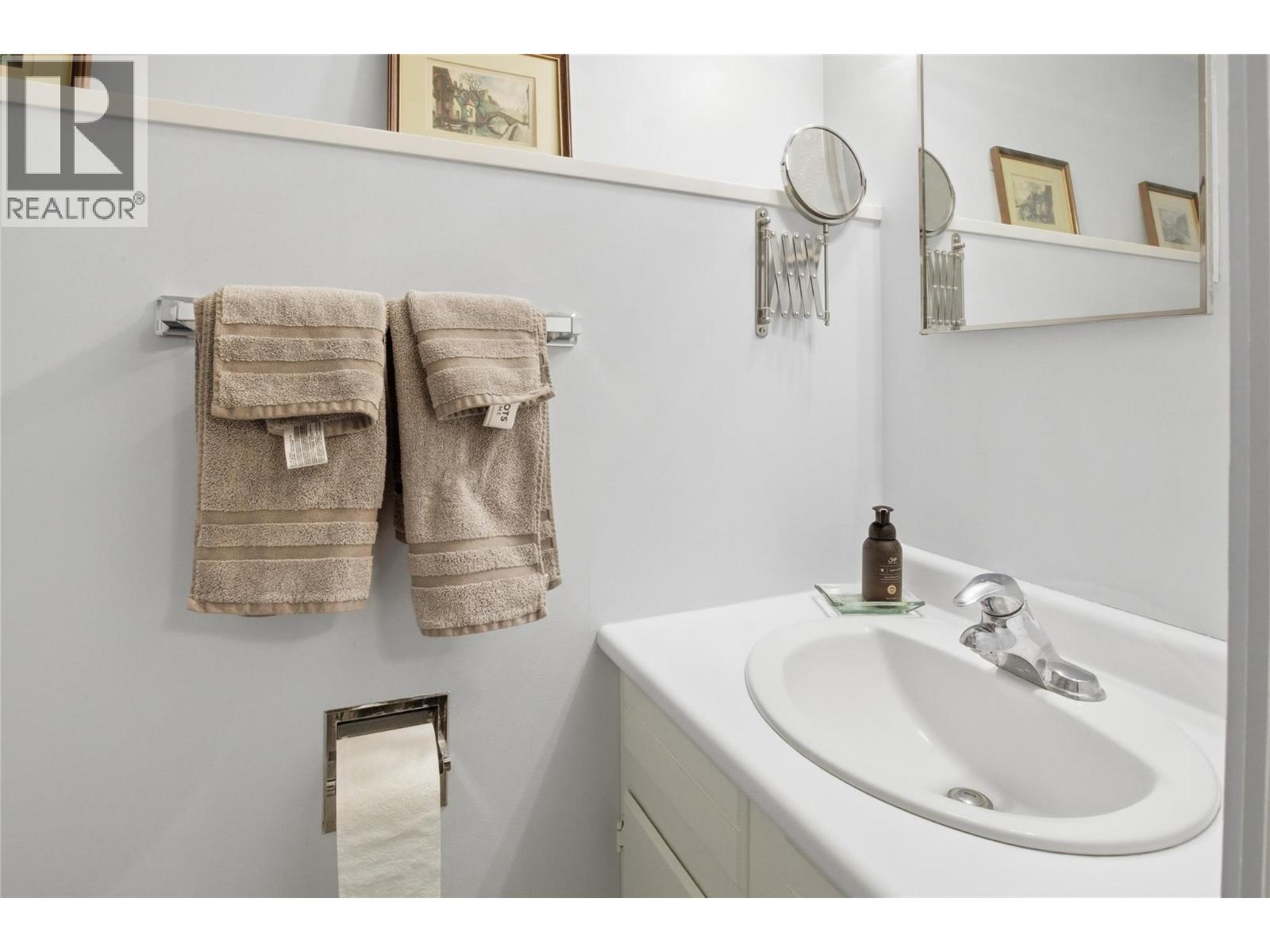 7 GARNET Avenue, Logan Lake