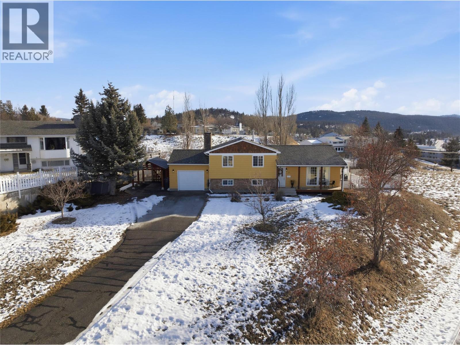 7 GARNET Avenue, Logan Lake