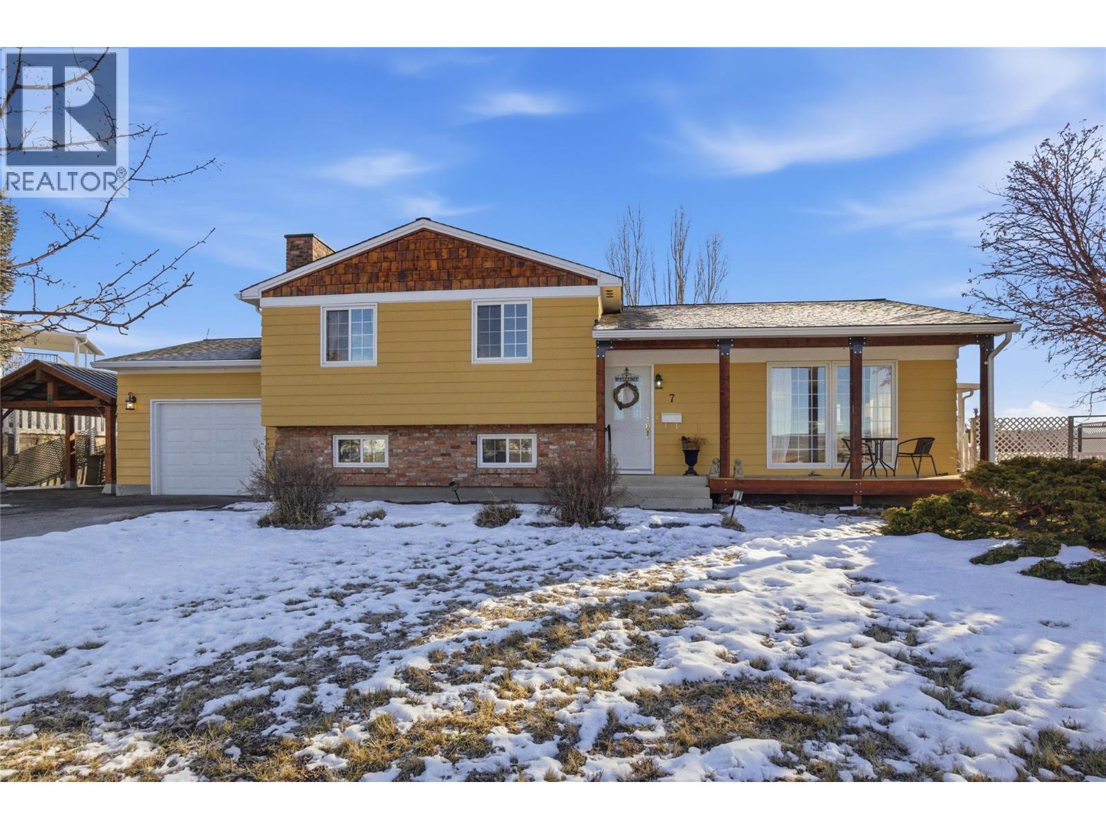 7 GARNET Avenue, Logan Lake