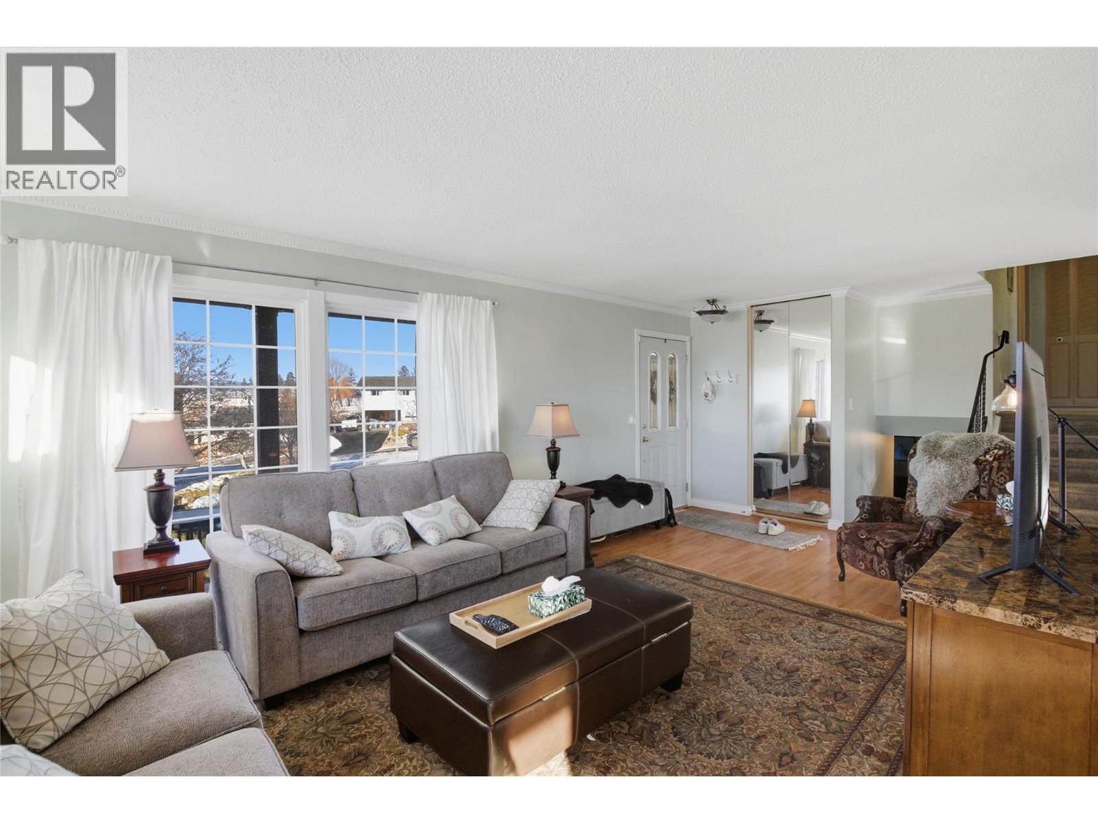 7 GARNET Avenue, Logan Lake